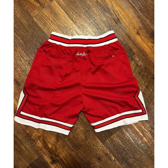 RETRO CHICAGO BULLS HOME NBA 1997-98 Vintage Basketball Shorts Hardwood Classic - Picture 2 of 2